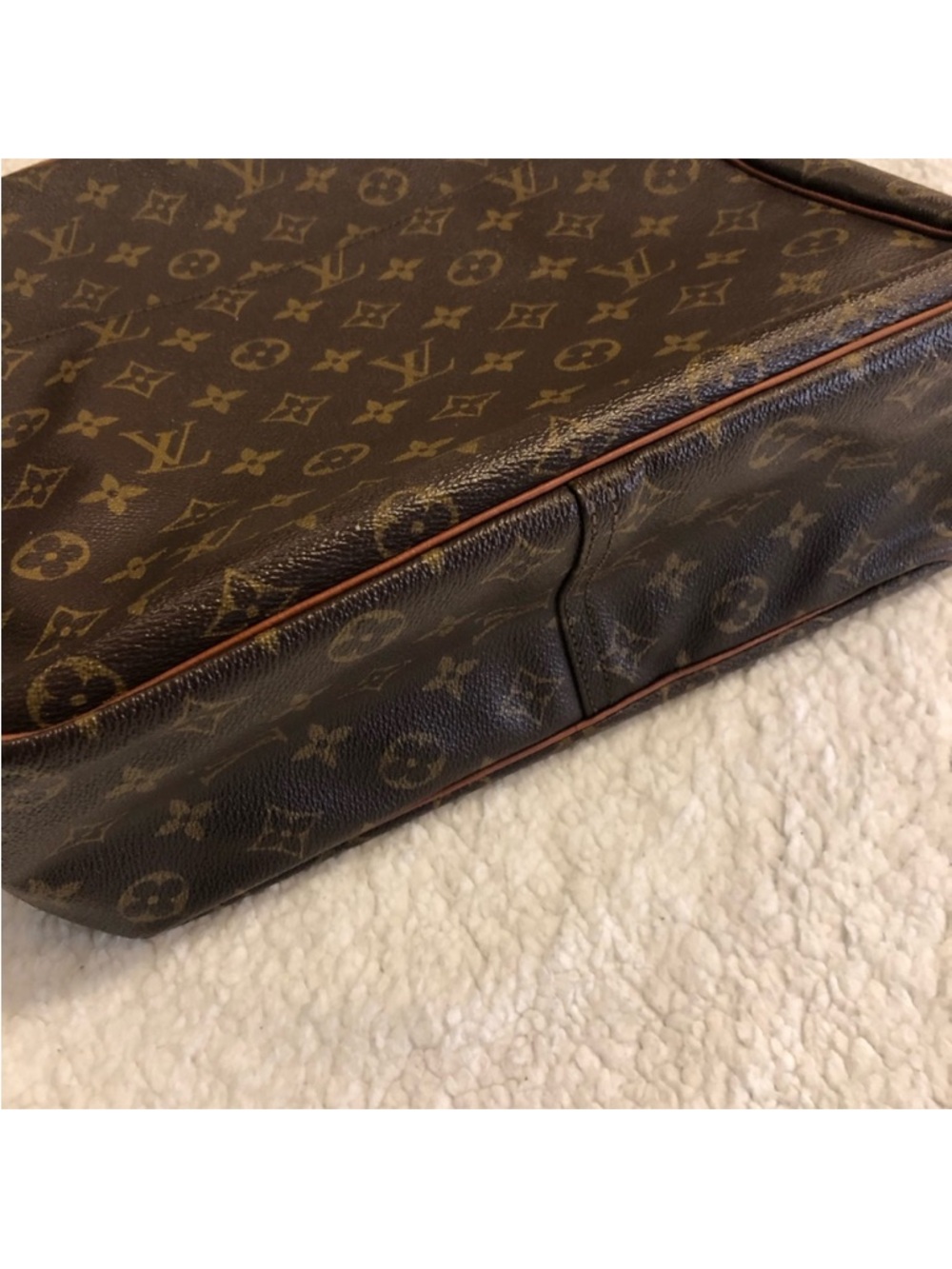 Louis Vuitton Monogram Canvas Messenger Bag in Brown - Picture 2 of 9